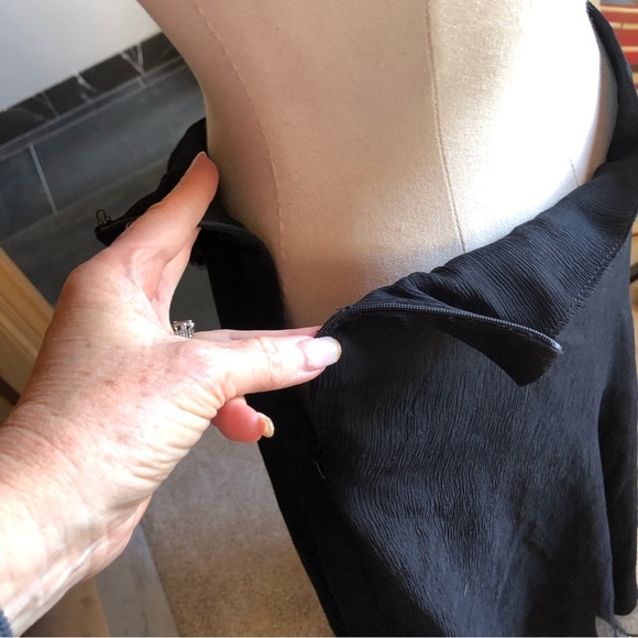 Samantha Treacy black silk halter dress lace front side zip lined wavy hemline 4 - Picture 7 of 12